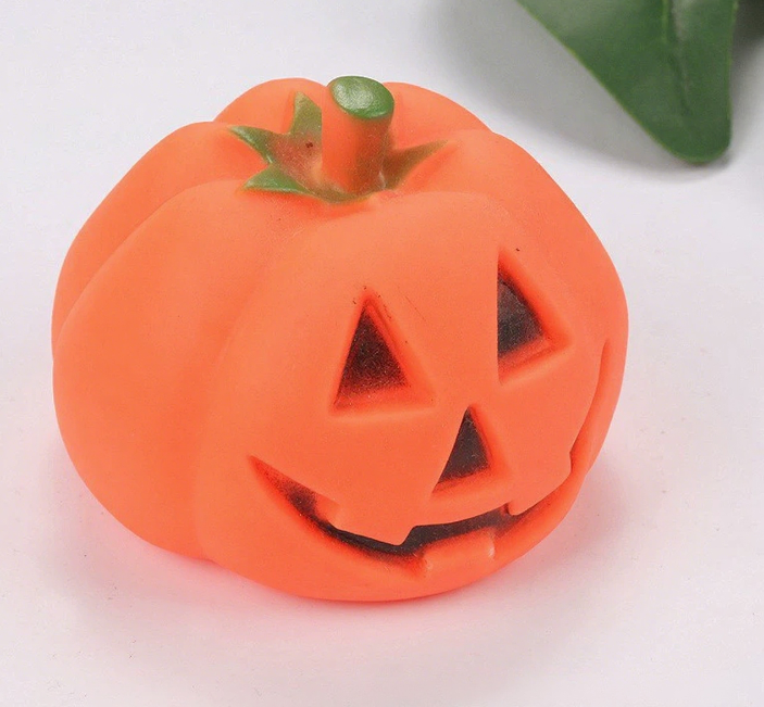 Squeaky Halloween Pumpkin Toy for Dogs 🎃