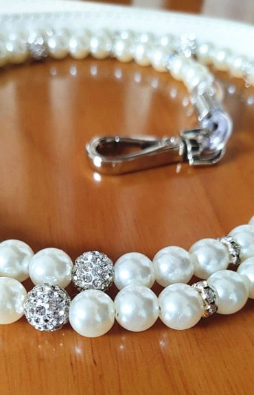 The DiamondStroll Pearl Dog Leash - Elegant Diamond & Pearl Chain Lead for Small & Medium Dogs! 🐶💎