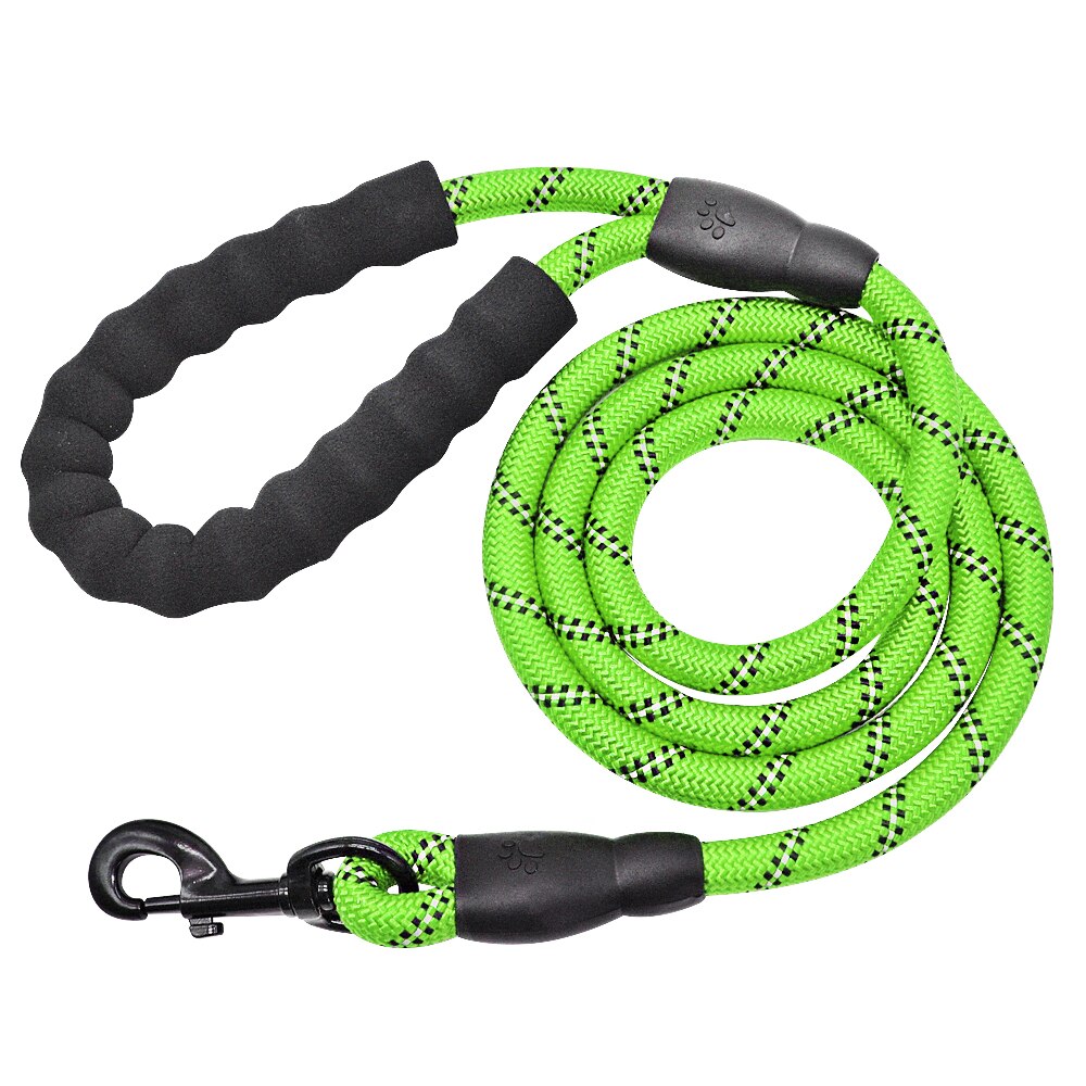 The NightWalk Reflective Dog Leash - Heavy-Duty Nylon Lead for Dogs of All Sizes! 🐶🔦