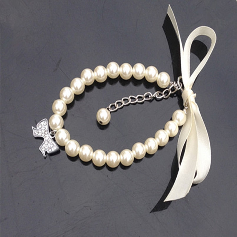 The GlamPup Rhinestone Pearl Dog Necklace Collar - Fancy Bling for Your Furry Queen! 🐶💎