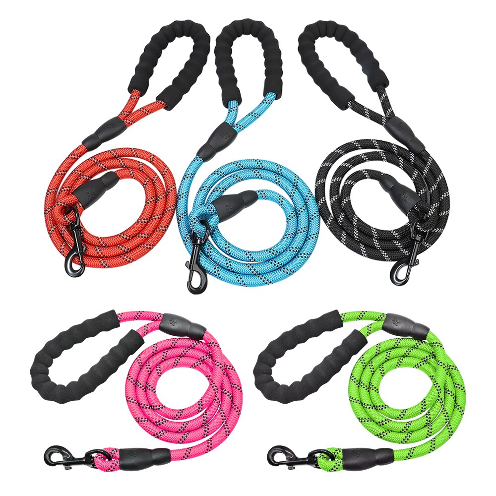 The NightWalk Reflective Dog Leash - Heavy-Duty Nylon Lead for Dogs of All Sizes! 🐶🔦