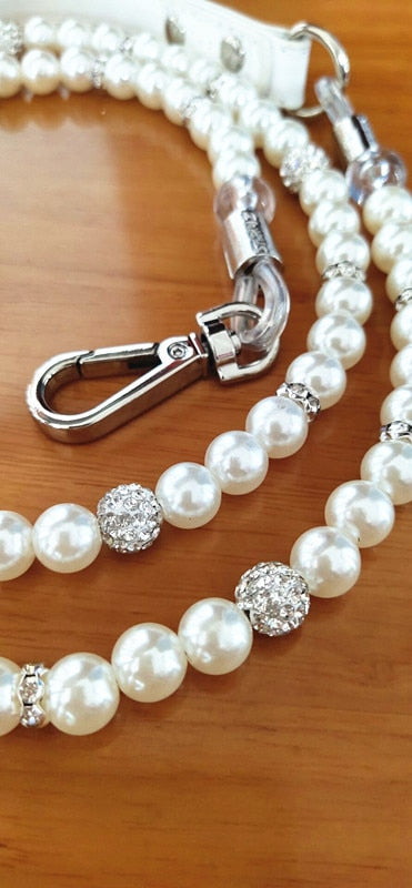 The DiamondStroll Pearl Dog Leash - Elegant Diamond & Pearl Chain Lead for Small & Medium Dogs! 🐶💎