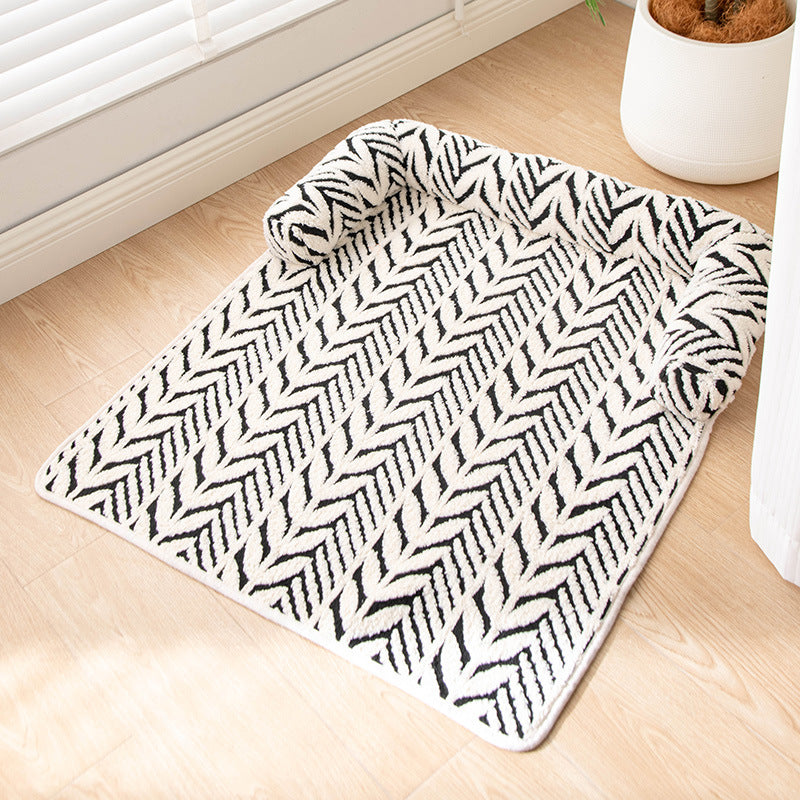 PlushGuard Non-Slip Pet Sofa Mat 🛋️🐾 — Thick Plush Bed Pad for Dogs & Cats